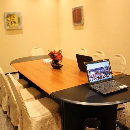 דובאי Royal Ascot Hotel Apartment - Kirklees 2 מראה חיצוני תמונה