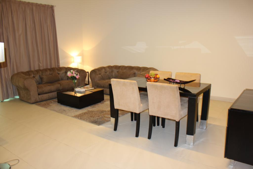 דובאי Royal Ascot Hotel Apartment - Kirklees 2 מראה חיצוני תמונה