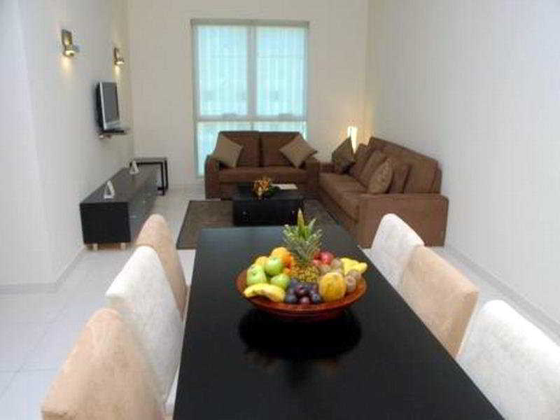 דובאי Royal Ascot Hotel Apartment - Kirklees 2 מראה חיצוני תמונה