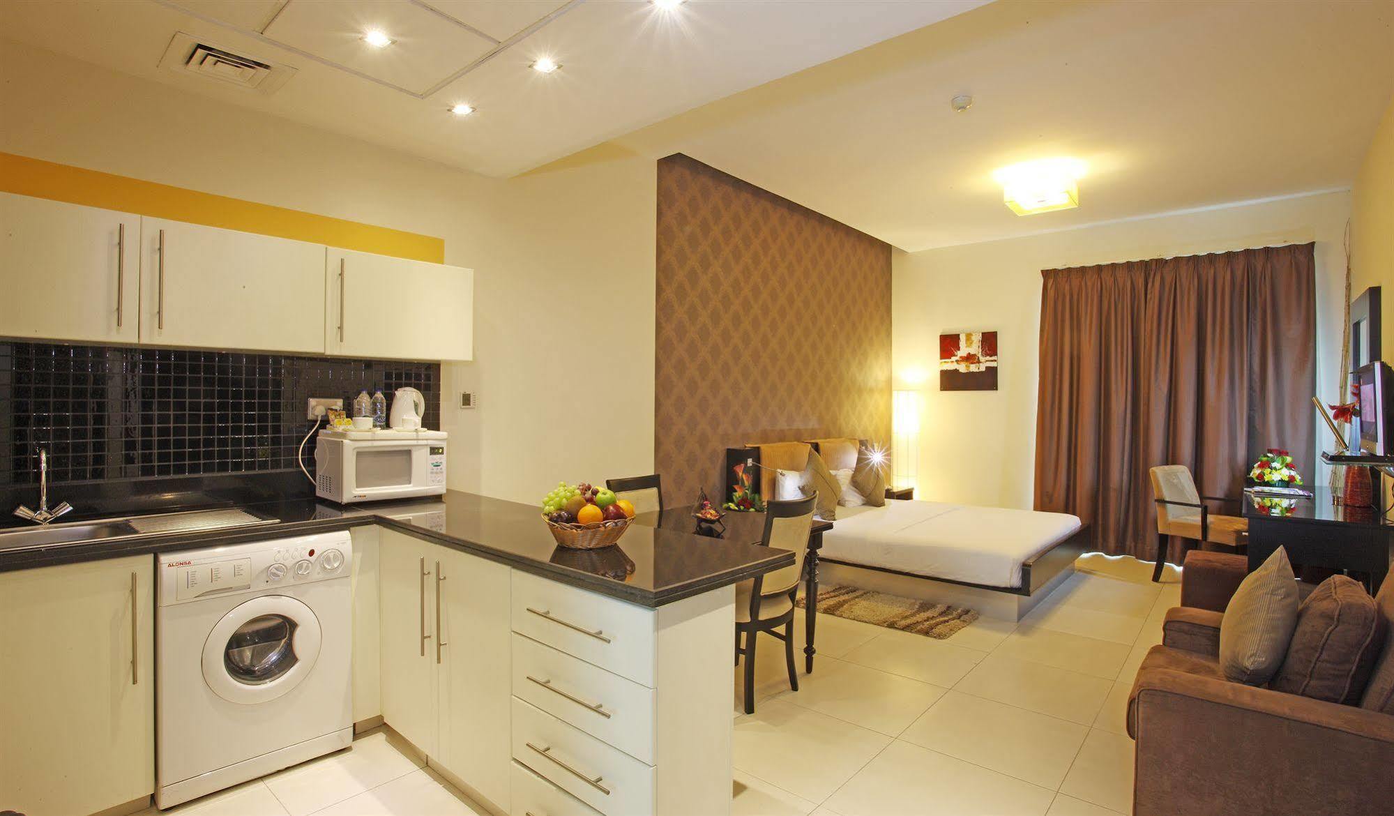 דובאי Royal Ascot Hotel Apartment - Kirklees 2 מראה חיצוני תמונה