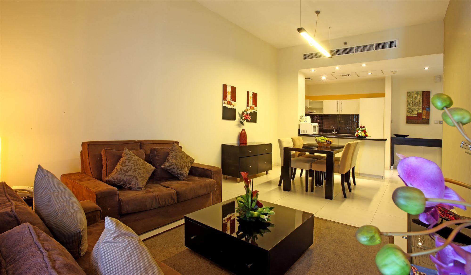 דובאי Royal Ascot Hotel Apartment - Kirklees 2 מראה חיצוני תמונה